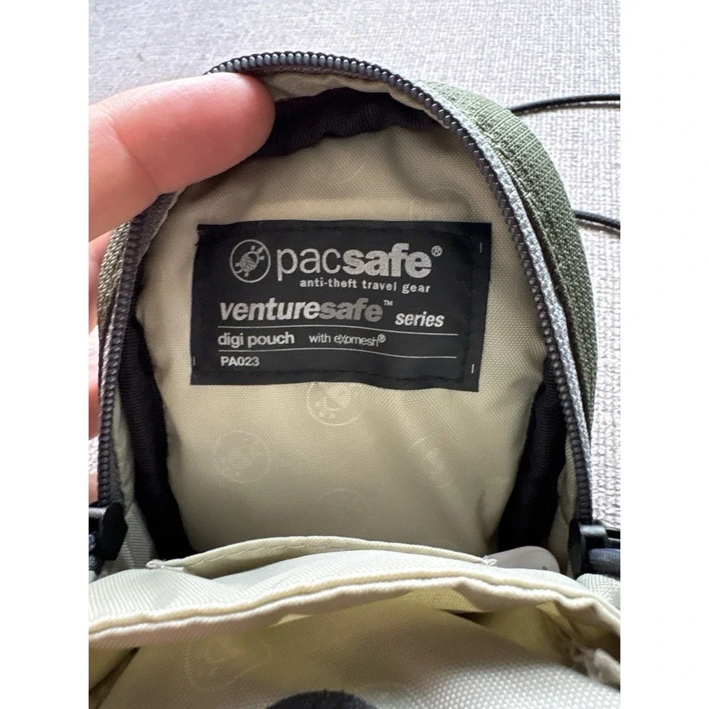 PACSAFE 50 Anti-Theft Digi Pouch Green Camera Bag Pockets Latch